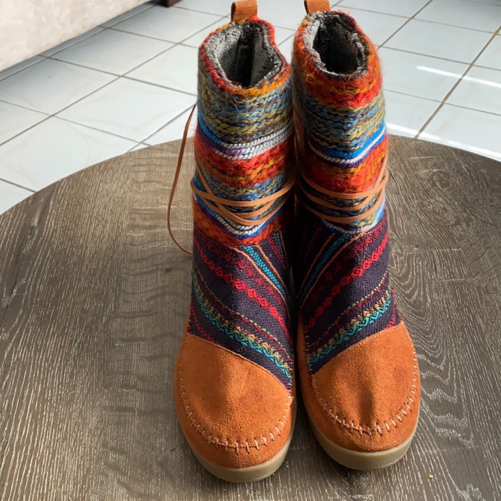 Toms Nepal Textile Woven Cognac Suede Boots Sz 11